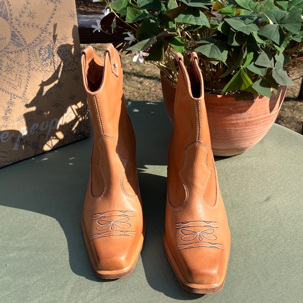 Free People Caramel Leather Ankle Booties